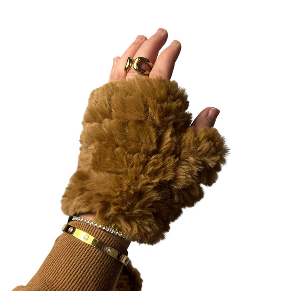 Jocelyn Mandy Brown Faux Fur Fingerless Mittens Gloves Holiday Gift NWT - Picture 1 of 2